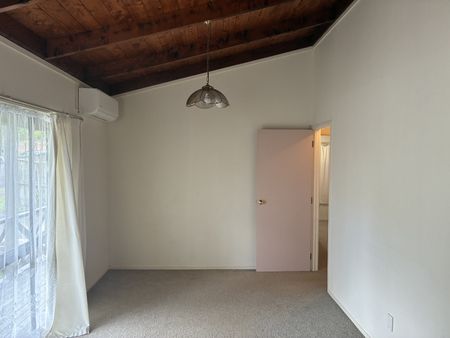 Tidy Family Home - Photo 4