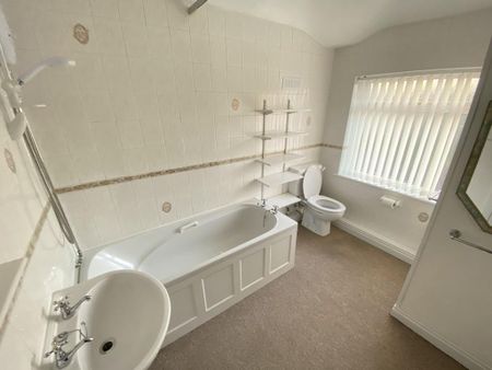 2 bedroom semi-detached house to rent - Photo 4