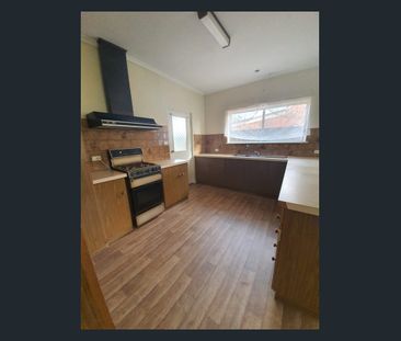 6-7 MONTH LEASE ON OFFER - GREAT LOCATION!!! - Photo 5