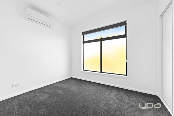 3/3 Kellerman Drive, Point Cook - Photo 1