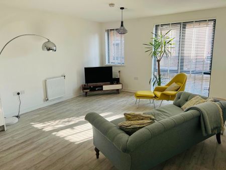 2 Bed Terraced House, Tryon Crescent, E9 - Photo 3