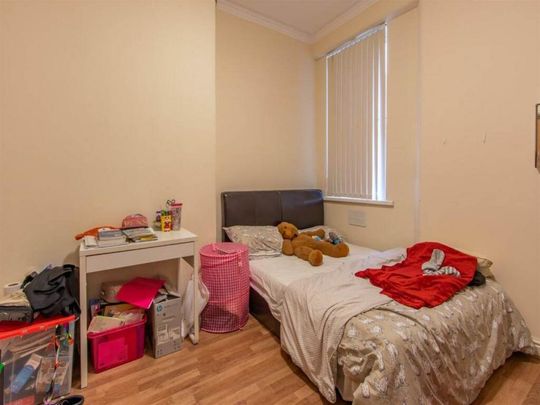 6 bedroom house to rent - Photo 1