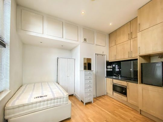 Studio to rent - Photo 1