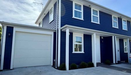 Two Bedroom Townhouse - Photo 5