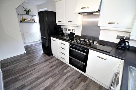 3 bedroom detached house to rent - Photo 4