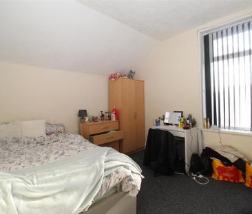 8 bedroom house to rent - Photo 2