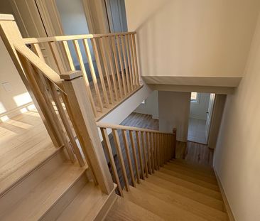 For Lease - 3216 Sixth Line, Oakville, Ontario - Photo 1