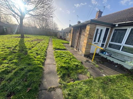 1 Bedroom Bungalow in LE5 Area - Photo 2