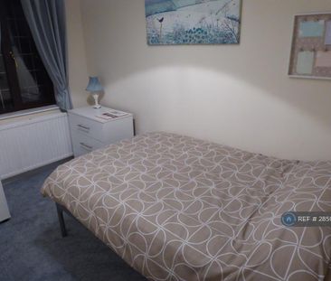 1 bedroom in a house share to rent - Photo 4