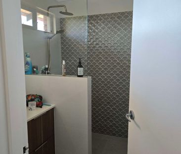 South Perth - Photo 2