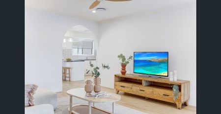 Charming Spacious Home - Photo 4