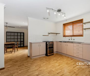 Spacious Family Home in a Prime Coastal Location - Photo 1