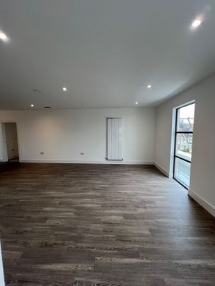 3 Bed Penthouse, Dubarry House, BN3 - Photo 1