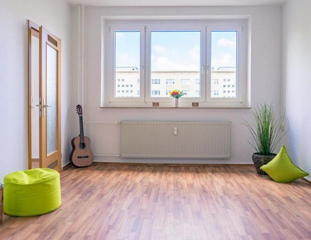 2-Raum-Erdgeschosswohnung mit Balkon - Photo 1