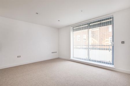 Corporation Street, High Wycombe - Photo 2