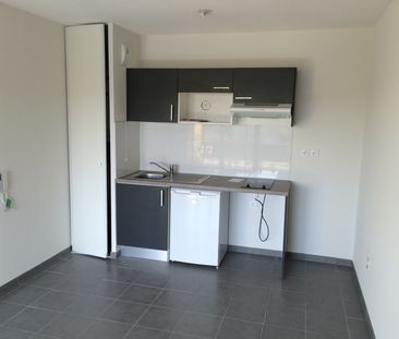 Location Appartement 2 pièces 39m² ROYAN 17200 - Photo 2