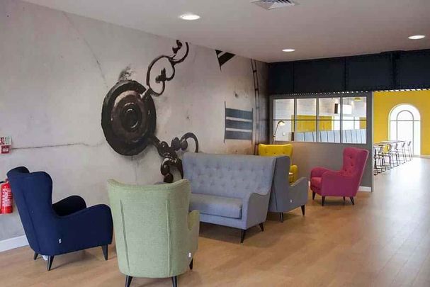 Studio Platinum - Photo 1