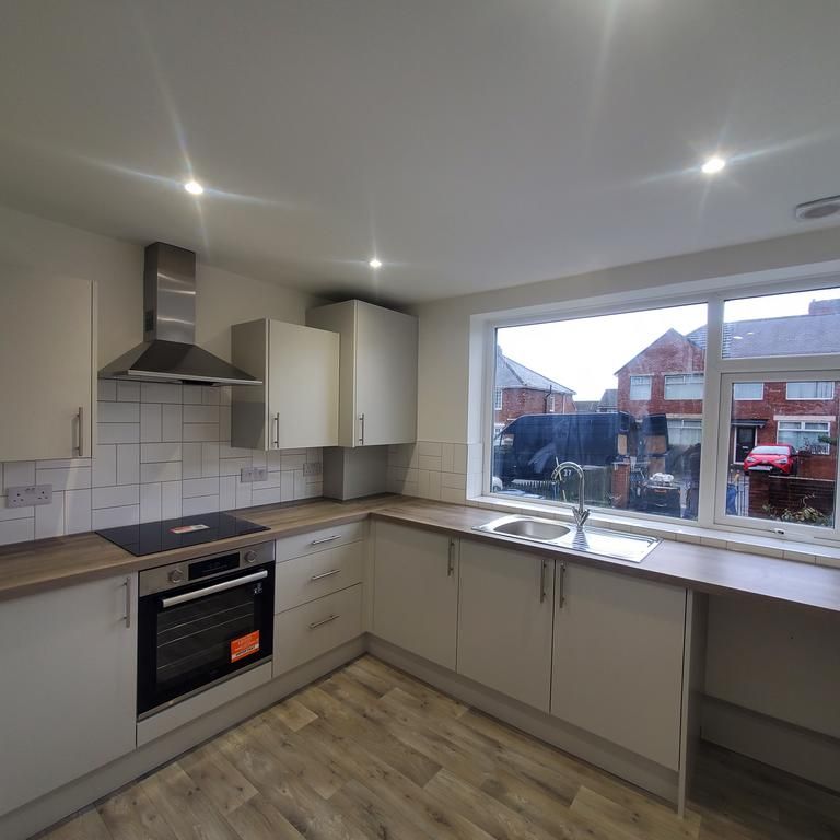 3 bedroom link detached house to rent - Photo 1