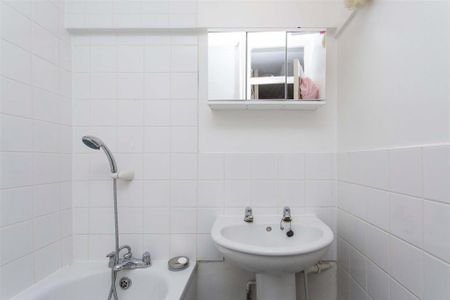 House share to rent - Photo 3