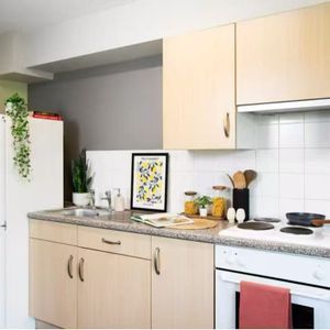 Room in a Shared Flat, Aldenham St, NW1 - Photo 3