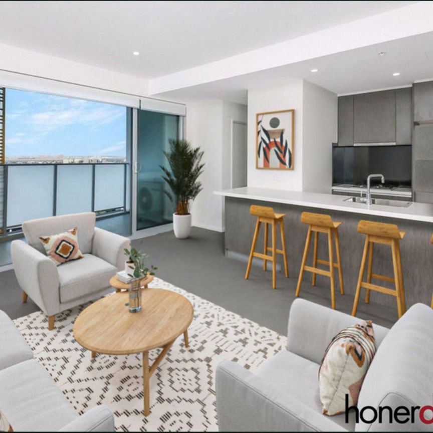 Top Floor With Enviable Views - Photo 1