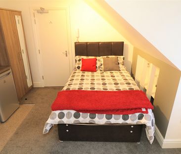 Room 9. 24 Regent Place, Rugby - Photo 2