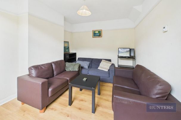 4 bedroom House To Let - Photo 1