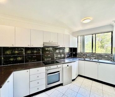 Freshly painted Two Bedroom Unit in Great Location! - Photo 4