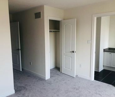 For Lease - 106 Lanark Circle, Brampton, Ontario - Photo 2