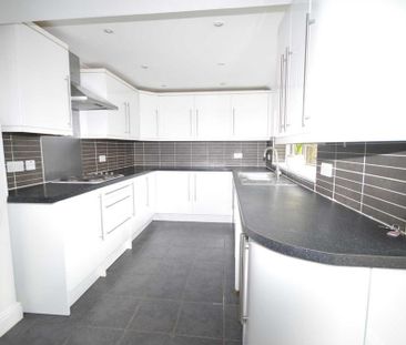 4 bedroom detached house to rent - Photo 6