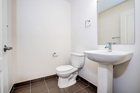 For Lease - 555 William Graham Drive Unit# 428, Aurora, Ontario - Photo 3