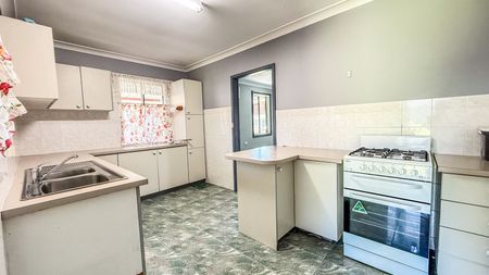 Home For Rent - Photo 4