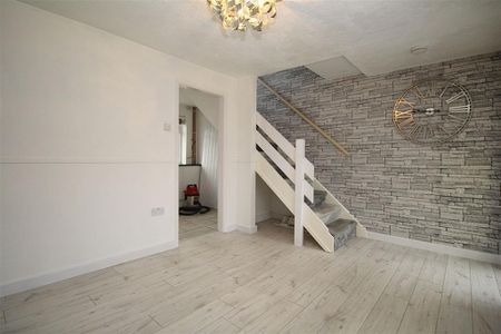2 bedroom terraced house to rent - Photo 4