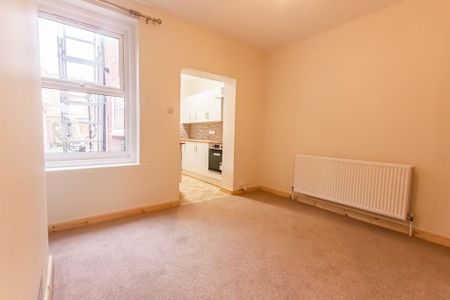 3 bedroom terraced house to rent - Photo 2