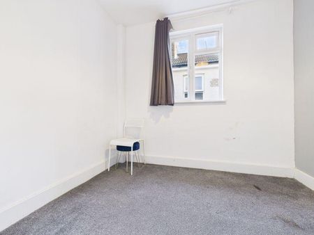 3 bedroom apartment to rent - Photo 5