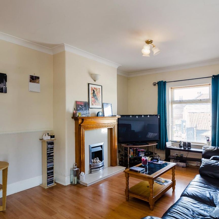 4 bedroom apartment to rent - Photo 1