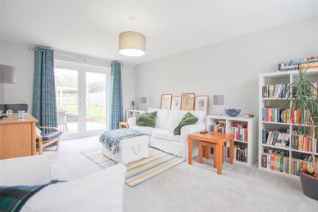 3 bedroom link detached house to rent - Photo 2