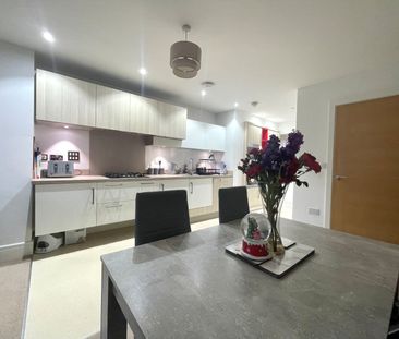 3 bedroom semi-detached house to rent - Photo 4