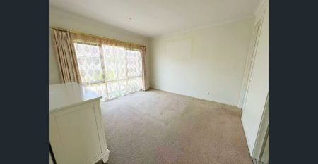 Fully Furnished 3-Bedroom Townhouse in Carnegie - Photo 4