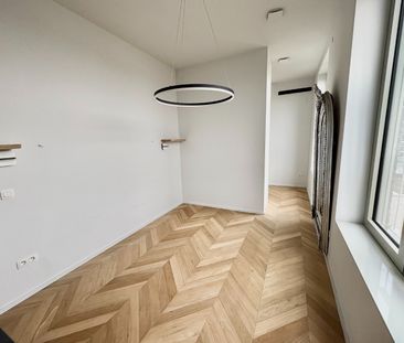 Twee-slaapkamer appartement met groot terras - Photo 3