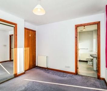 4 bedroom detached house to rent - Photo 5