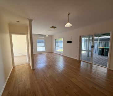 Well Presented Three Bedroom Home with Ensuite - Photo 4