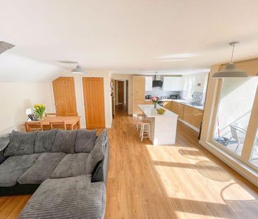 3 bedroom apartment to rent - Photo 4