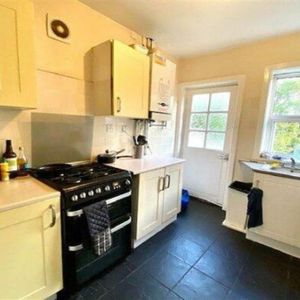 1 bedroom semi-detached house to rent - Photo 2
