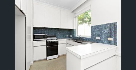 Located In Quiet Tree Lined Street - Photo 4