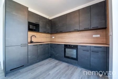 Byt 2+KK se 2 balkony a garážovým stáním - Fotografie 3