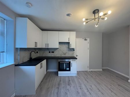 Woodhall Road, Chelmsford CM1, London - Photo 3