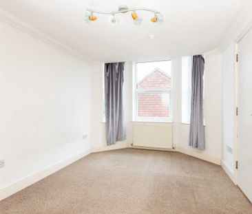 Traslyn Court, 15a Selden Road - Photo 2