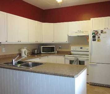 570 Laurier Avenue West - Photo 2