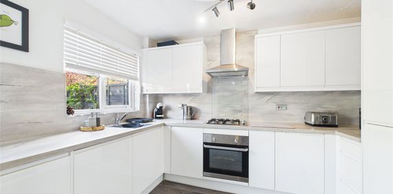 Fordwells Drive, Bracknell Fordwells Drive, Bracknell - Photo 2